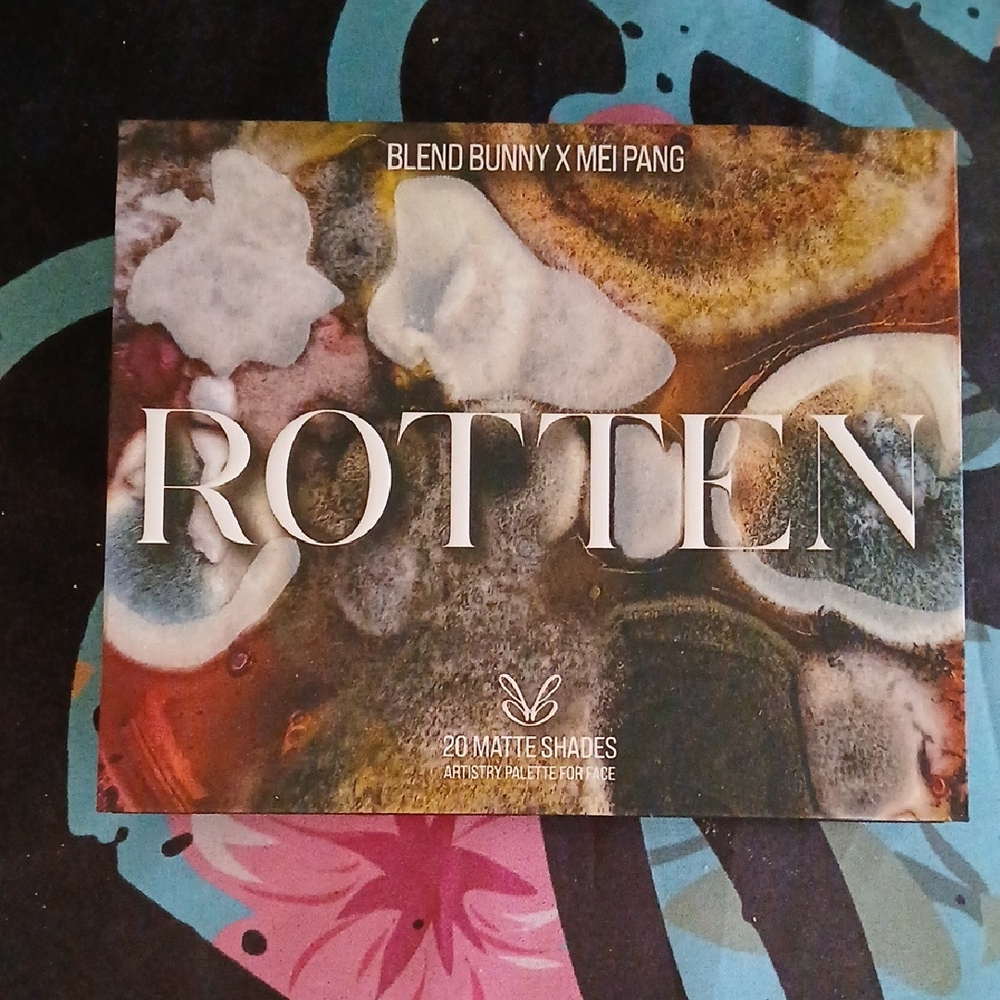 Blend Bunny x Mei Pang Rotten Matte Eyeshadow Palette — Multicolor